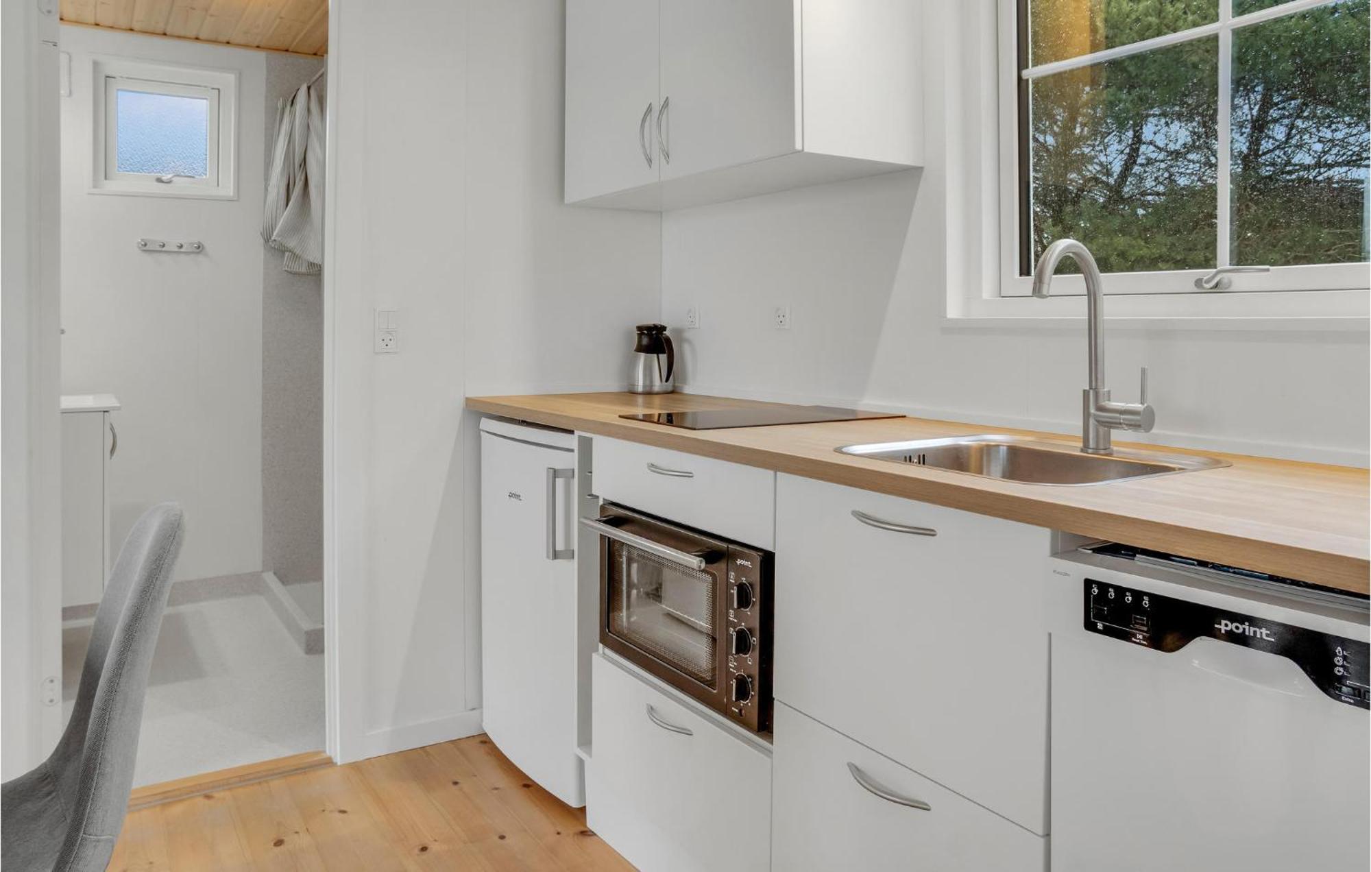 2 Bedroom Gorgeous Apartment In Vaeggerlose Bøtø By Esterno foto