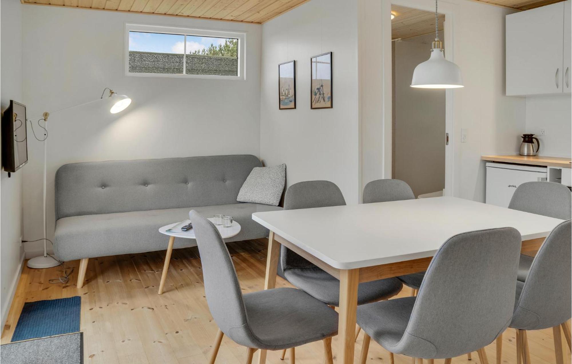 2 Bedroom Gorgeous Apartment In Vaeggerlose Bøtø By Esterno foto