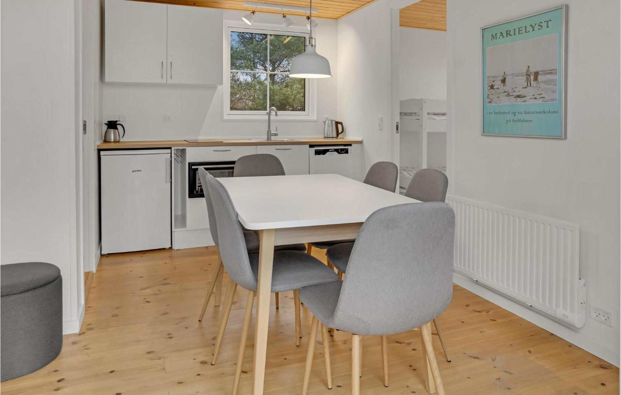 2 Bedroom Gorgeous Apartment In Vaeggerlose Bøtø By Esterno foto